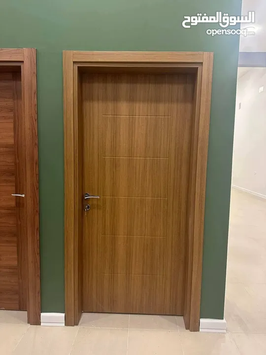 ابواب خشبيه داخليه و خارجيه بتصاميم حديثه وفاخره وعصريه جميع الانواع دهان  او تلبيس pvc  وقشره بلوط