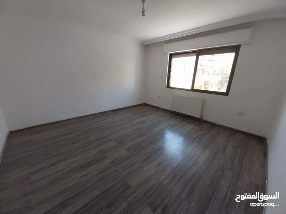 شقة غير مفروشة للإيجار ( Property 38738 ) سنوي فقط