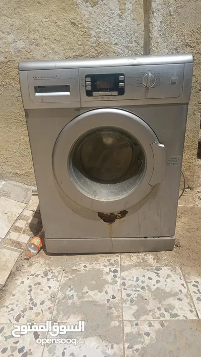 غسلاه مستعمله نضيفه بس بدها اشويت شغل في البودي تبعها