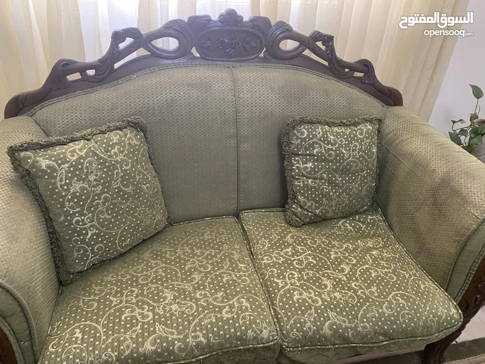 طقم كنب للبيع بحالة جيدة جدا