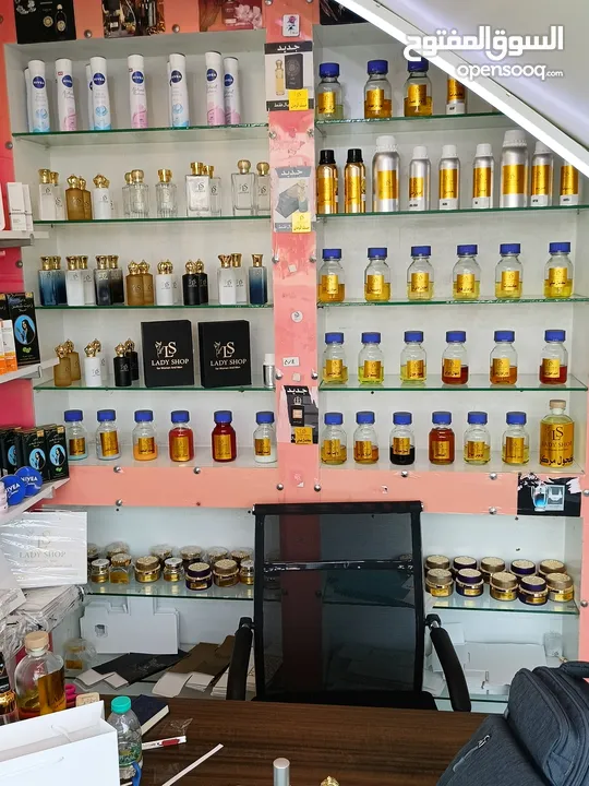 عطر كلمات بوكس به ثلاث غرشات 50مل +5 تولات مسك +علبة بخور فاخره كل هذا 20 ريال عماني فقط