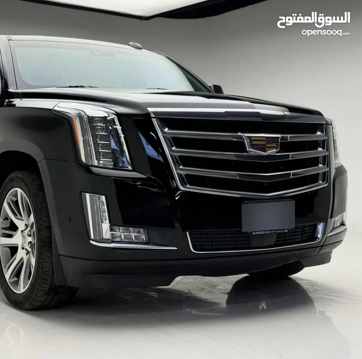 cadilac Escalade  وارد الوكالة و صيانة الوكالة مواصفات خاصة