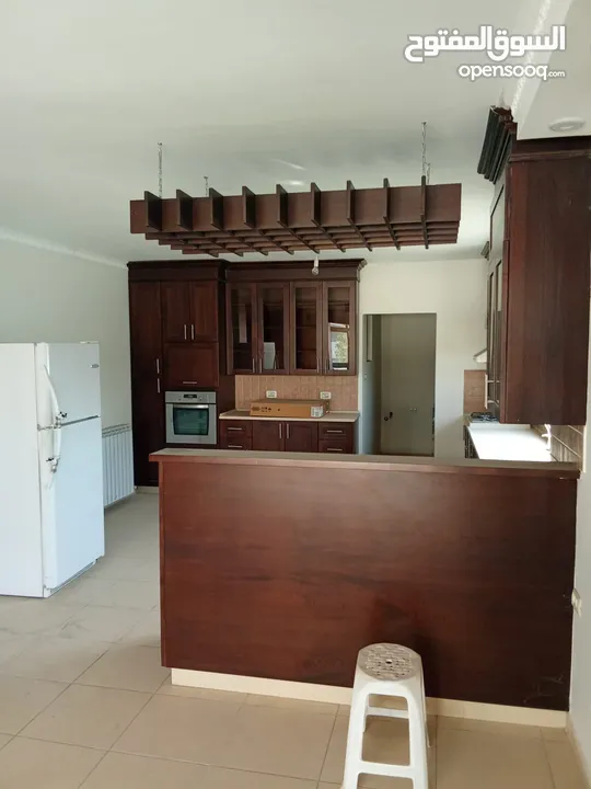 شقة للبيع عين منجد