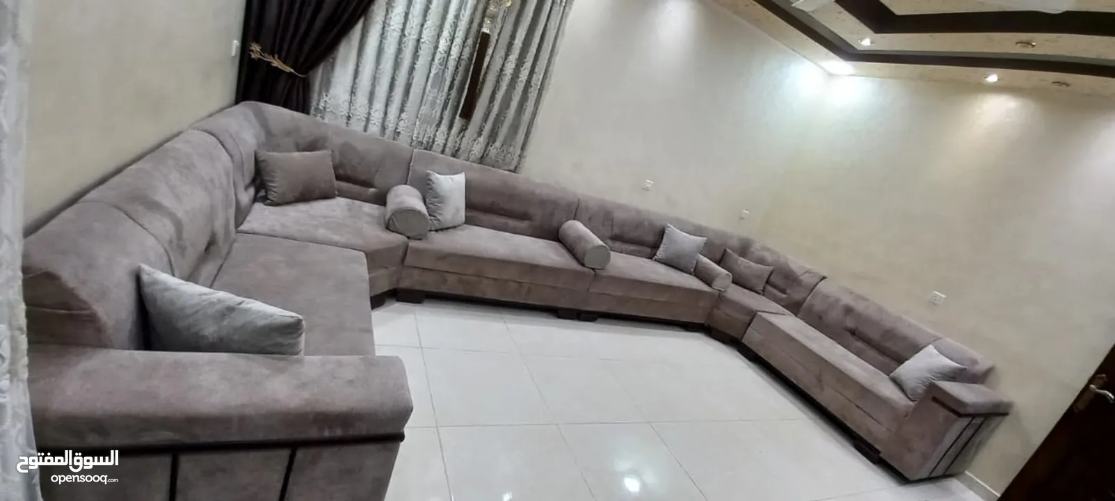 طقم كنب أستعمال اسبوعين للبيع بسعر مغري جداً  كامل التفاصيل موجودة داخل الاعلان
