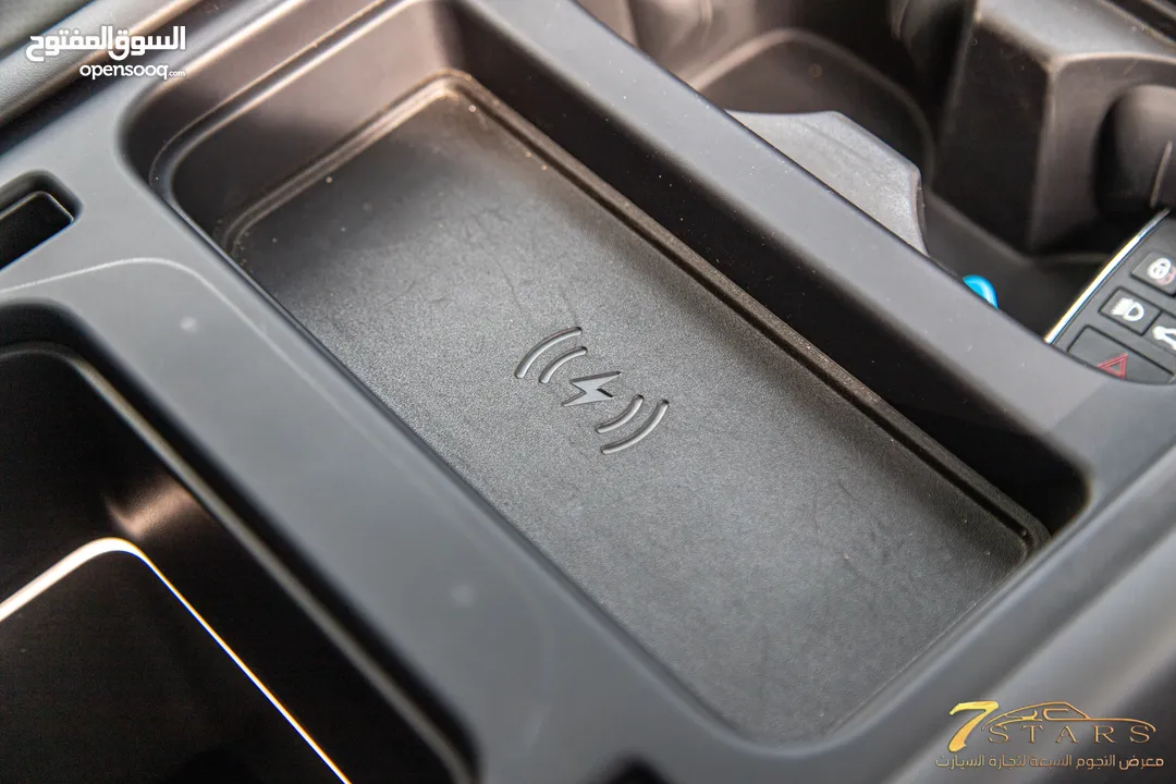 Land Rover Defender 2024 Hse  Black Edition Plug in hybrid   السيارة وارد و كفالة الشركة
