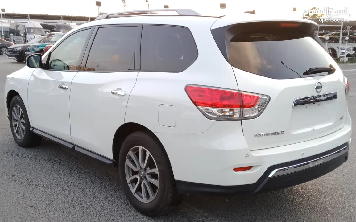 Nissan Pathfinder SV V6 3.5L Model 2016