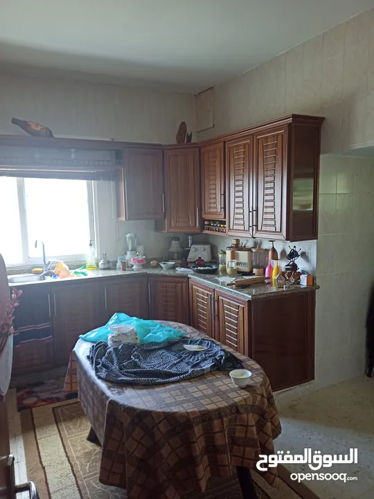 عماره مميزه في حي مميز بسعر جيد مناسبه لعائله مدخل مستقل قوشان مفروز اربع طوابق كل طابق مسطح 155 متر