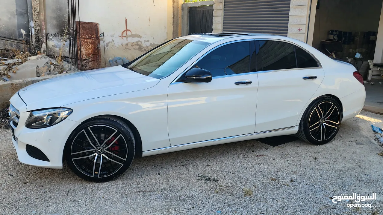 MERCEDEC BENZ C200 YEAR 2017 سيارة مميزة جدا جدا 6 انظمة قيادة السعر على الكاش فقط والسعر نهائي ..