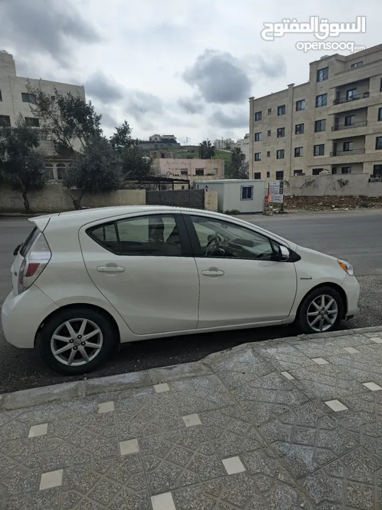 تويوتا بريوس سي 2013  Toyota Prius C 2013