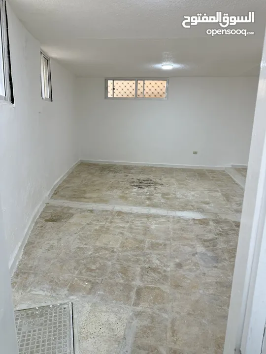 مستودع للإيجار بمساحة 140 متر – جاهز بالكامل – جبل النصر (حي عدن)
