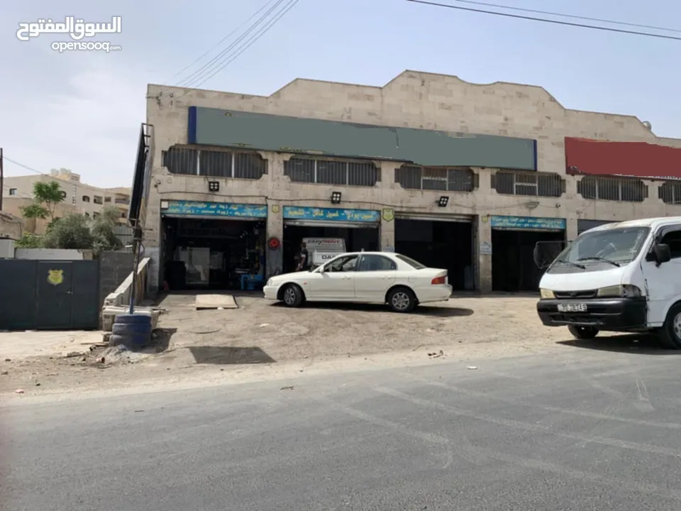 فرصة للاستثمار 4 محلات بموقع مميز