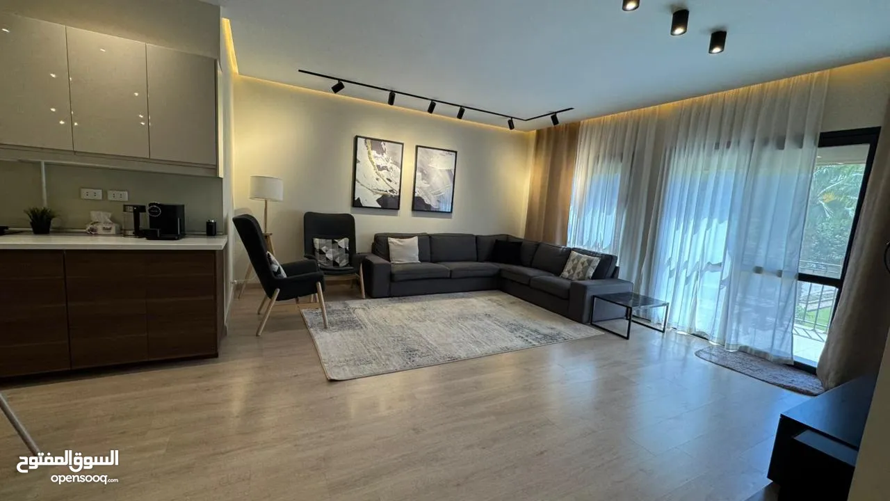 apartment for sale in courtyard fully furniture ready to move شقة مفروشة كورت يارد استلام فوري