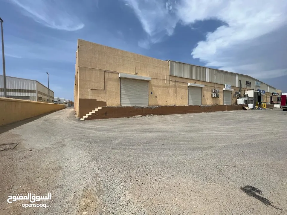 مستودع للإيجار في الرسيل Warehouse for rent in Al Rusayl