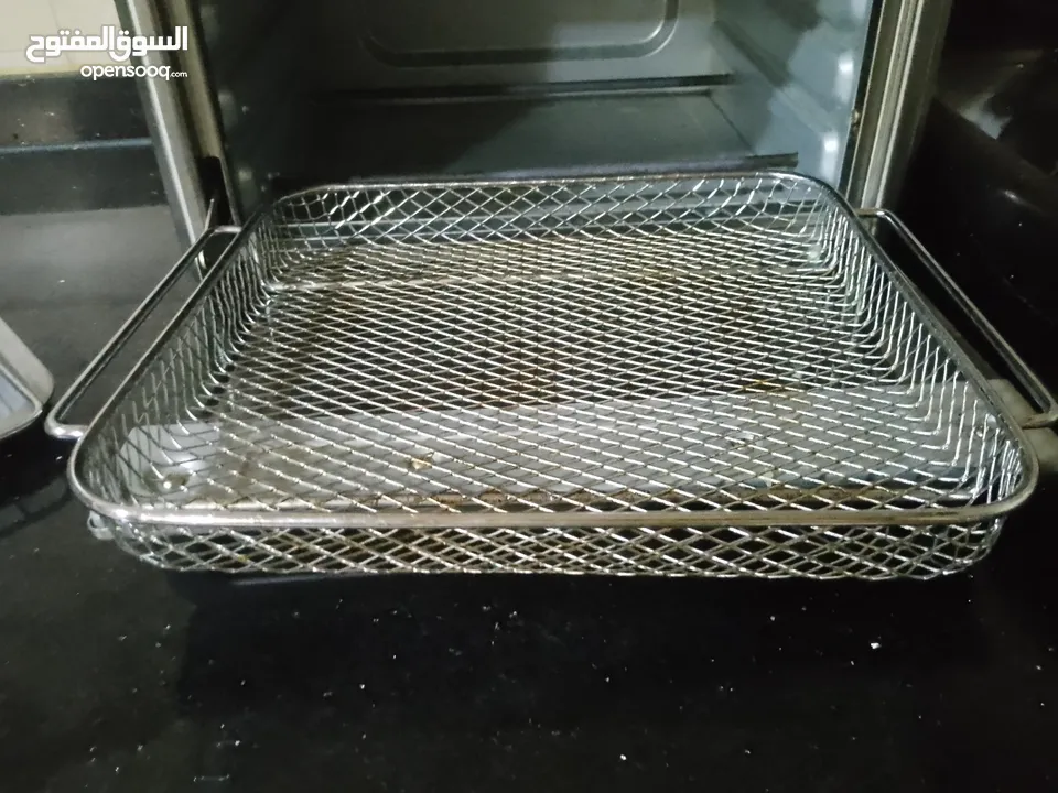 فرن كهربا صغير مستعمل في حاله ممتازه استعمال بسيط