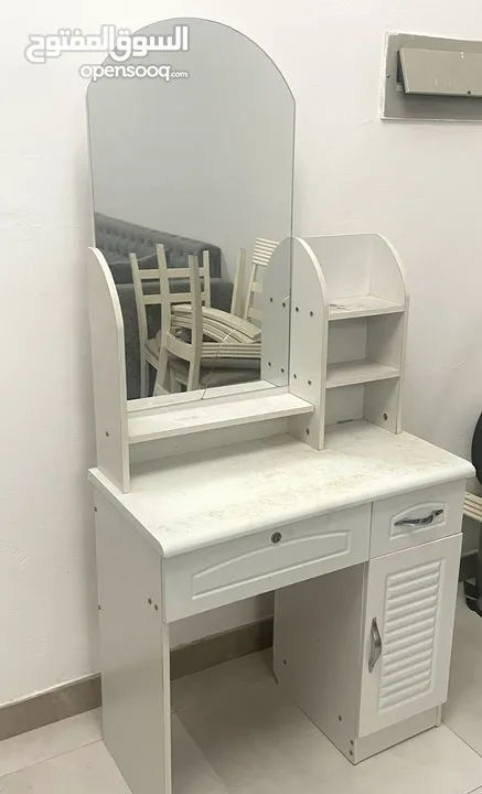 Dressing table, hair dresser