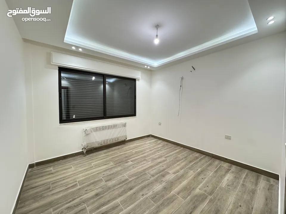 شقة مميزة للبيع طابق ثاني مساحة 230م بخلدا بتشطيبات مميزة (مشروع 115)