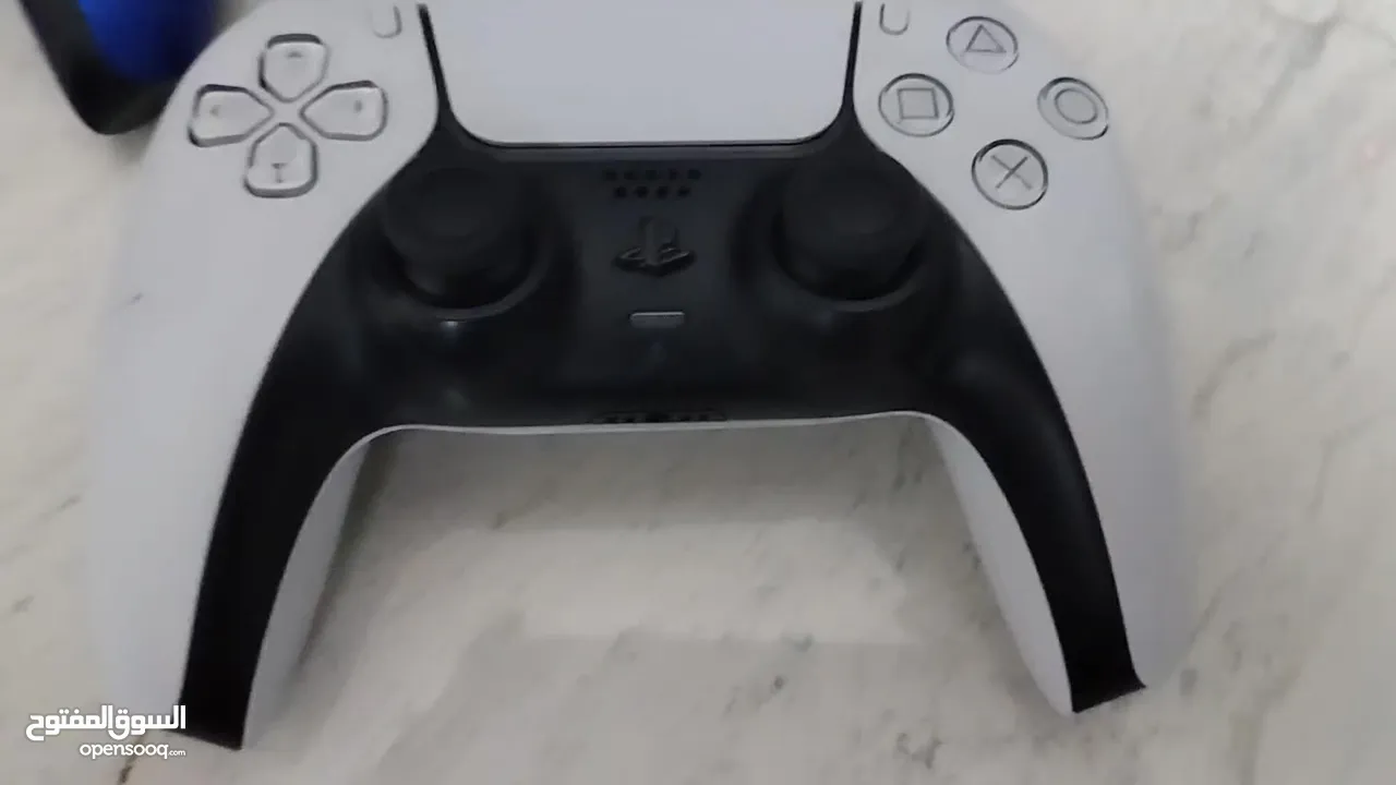 بلاستيشن 5 سلم ps5 slim مع مجموعة العاب وادين ثنتين اصليات ..................................