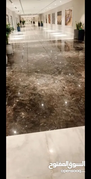 جلي جميع انواع البلاط والرخام والجرانيت والسيراميك والمزايكو والبازلت