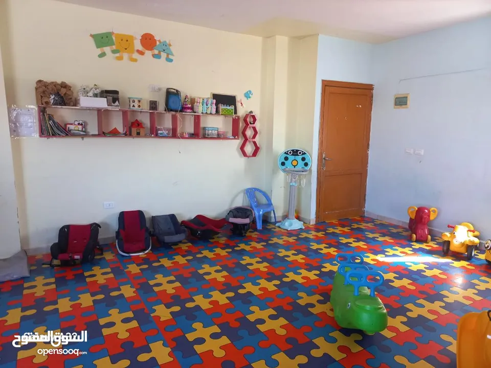 مركز تعليمي وحضانة للبيع