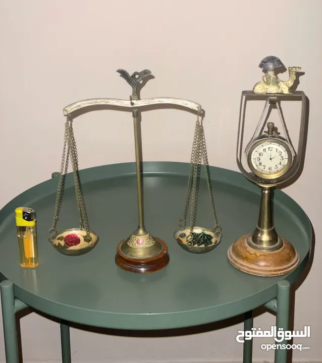 (نوادر نحاسية) أطباق تعليق وديكورات قديمة مميزة.