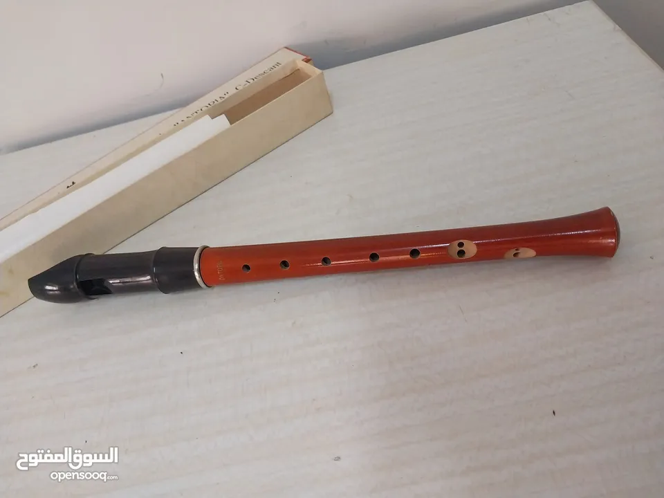 الة موسيقية فلوت Flute  صناعة المانيا الشرقية قديمة وبحالة الوكالة للبيع