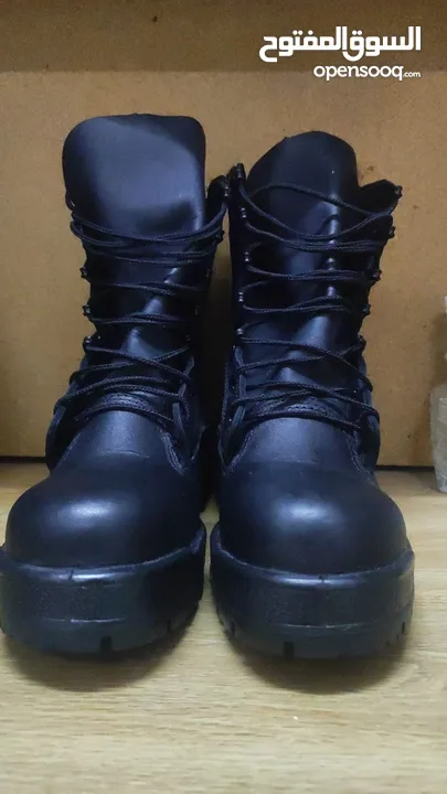 boots (black)