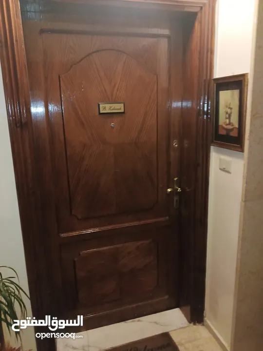 باب بيت  بخشب مميز جدا