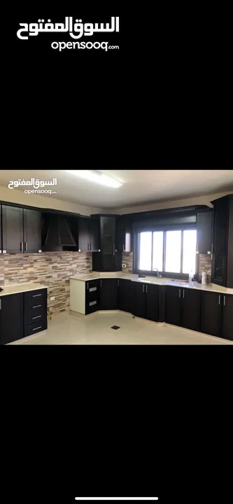 ثلاث غرف نوم غير مفروشة للايجار