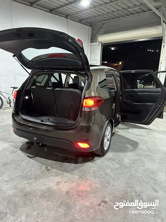 كيا كارينز 2016