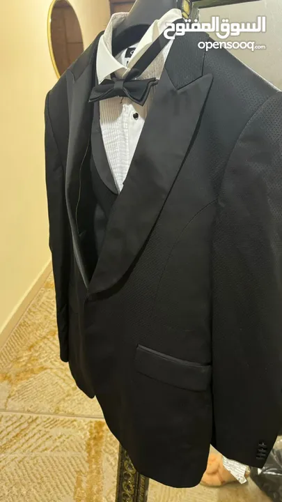 يوجد بدلتين جداد