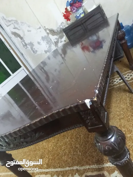 طاولة سفره مستخدمه استخدام بسيط