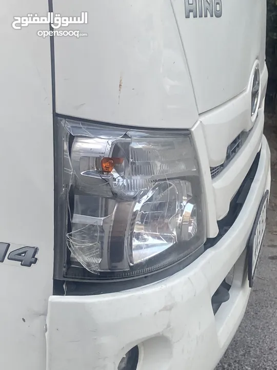 ضو امامي يمين HINO