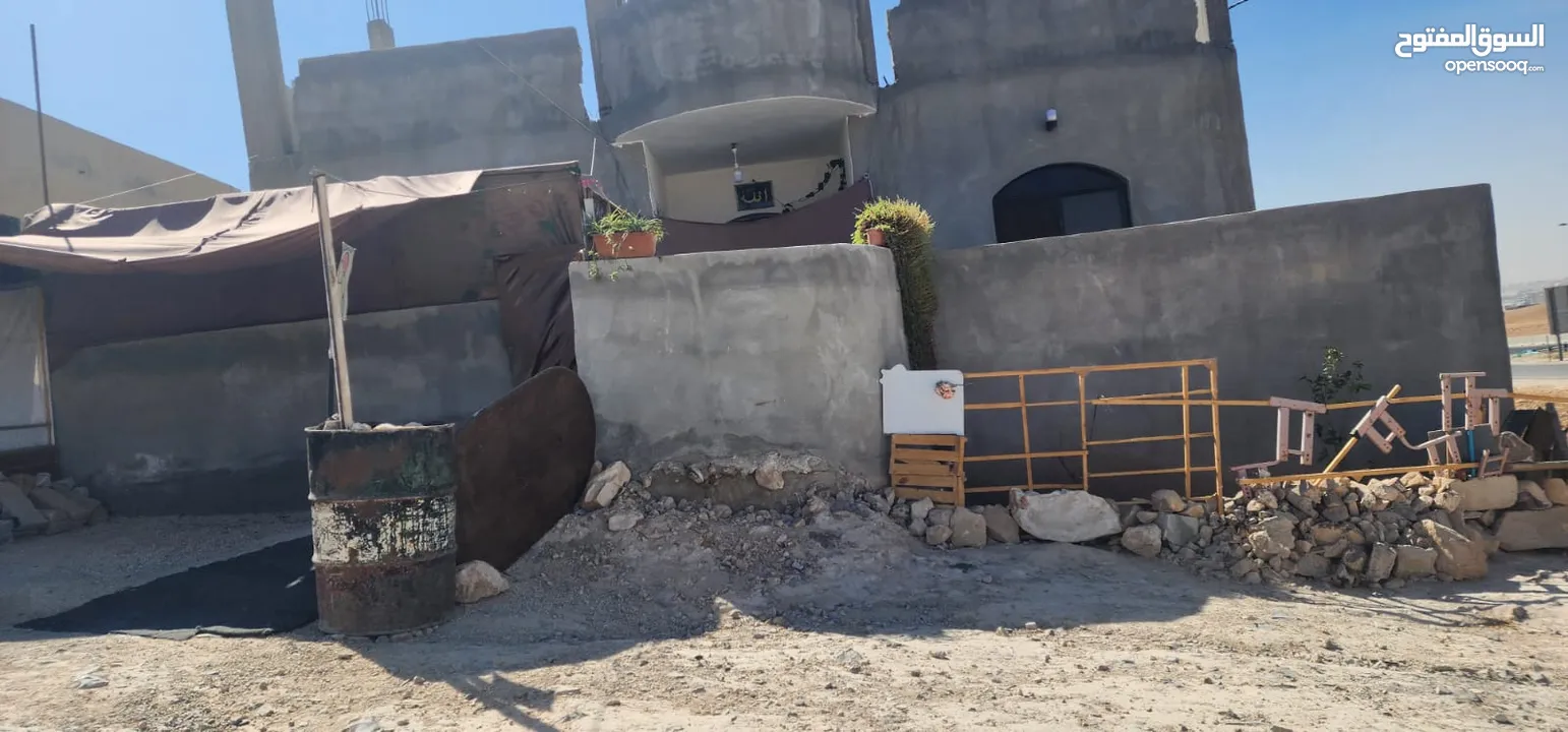 3 اراضي للبيع بالجنوب