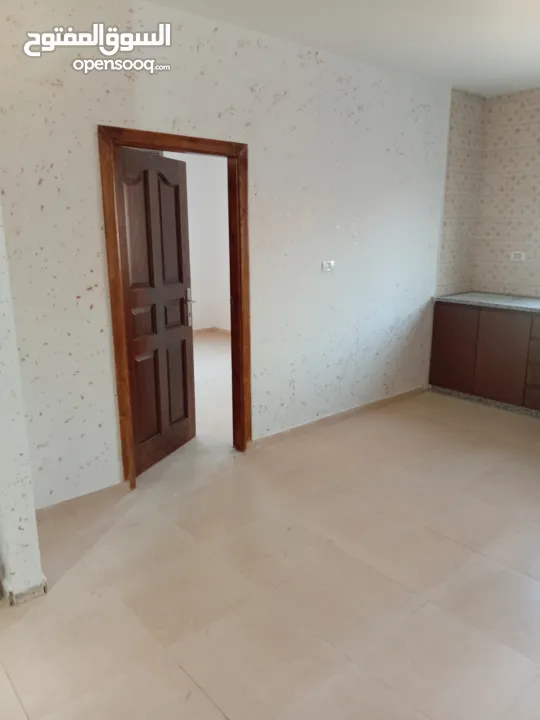 مطلوب عرسان لشقه سكنيه طابق ثالث