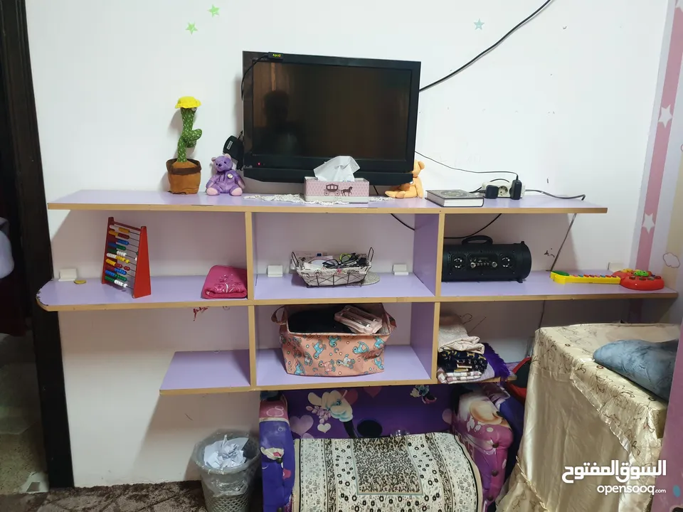 غرفة نوم  اقرأ الوصف