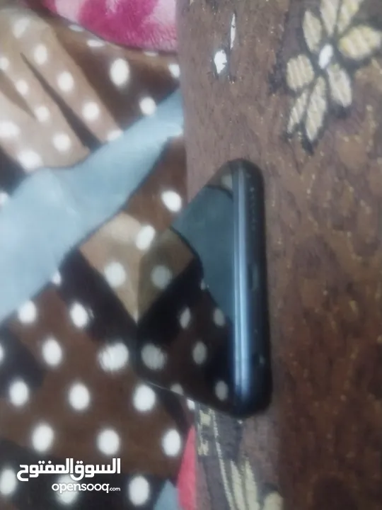 hot 12i  64 g  بسعر مغري