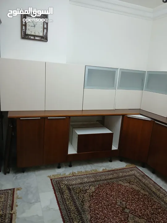 مطبخ خشب جوايكو مميز بحالة الوكالة عبارة عن 3 واجهات للبيع بالسعر مميز جدا