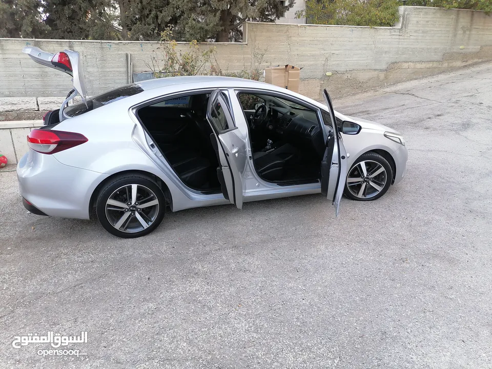 كيا K3 /ماتور 1600 / فحص نخب /اتوماتيك / سولار / اقتصاديه جدا غنيه عن التعريف