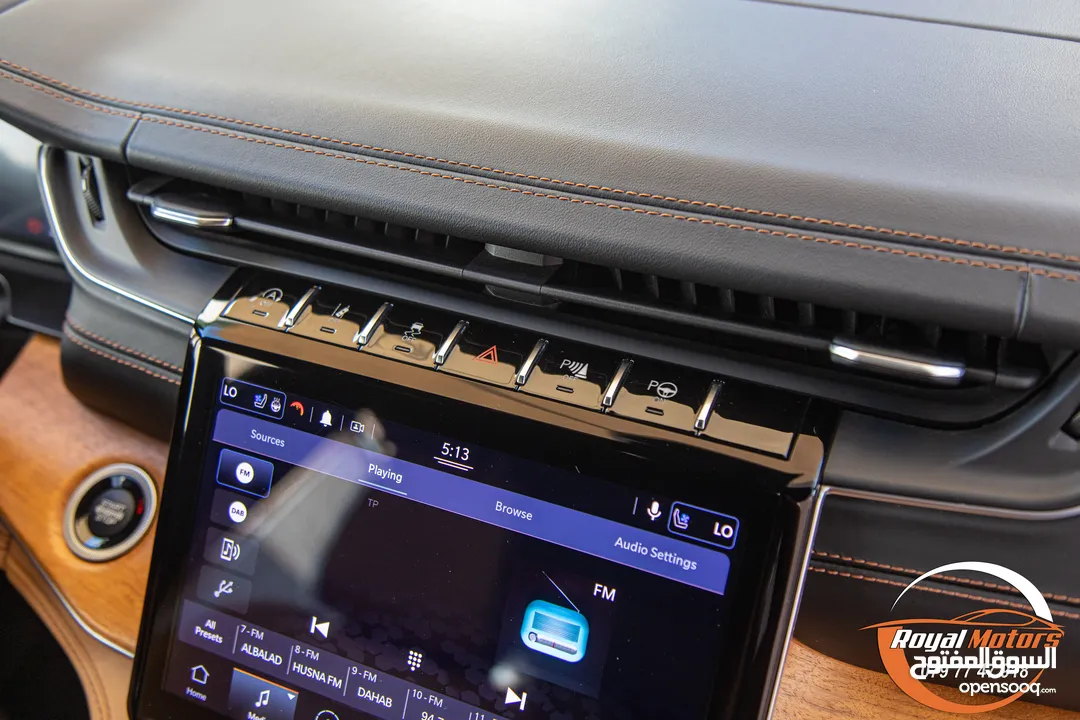 الان لدى رويال موتورز   Jeep Grand Cherokee L 2021 Summit