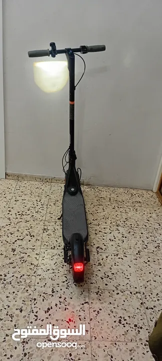 سكوتر كهربائي من شركة ninebot نوع سيجواي F25 المميز مع كل ملحقاته
