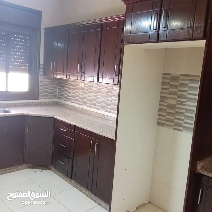 شقه فارغه مميزه للايجار ـ الرابيه ـ 160 متر