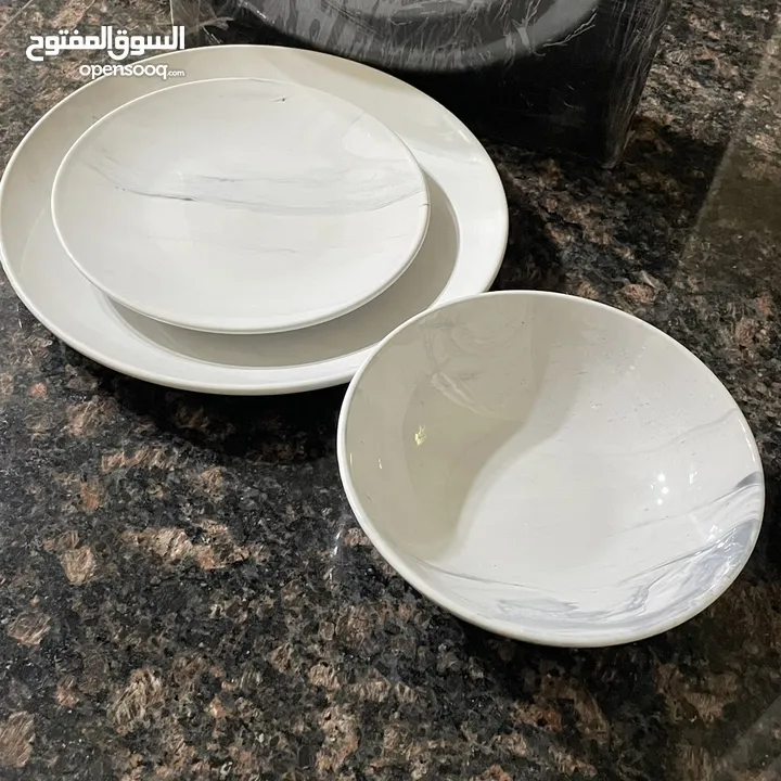 طقم سفرة 18 قطعة