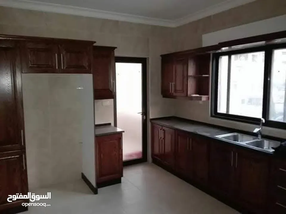شقه فارغه للايجار - ضاحيه الرشيد قرب دوار اقرأ
