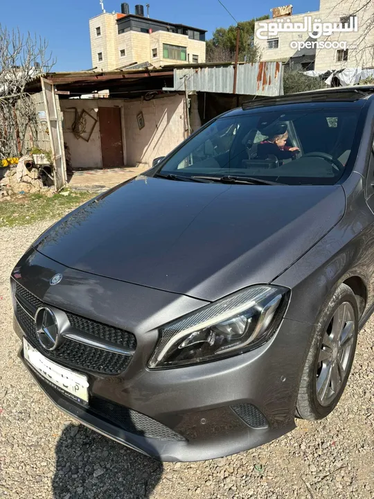 مرسيدس A180