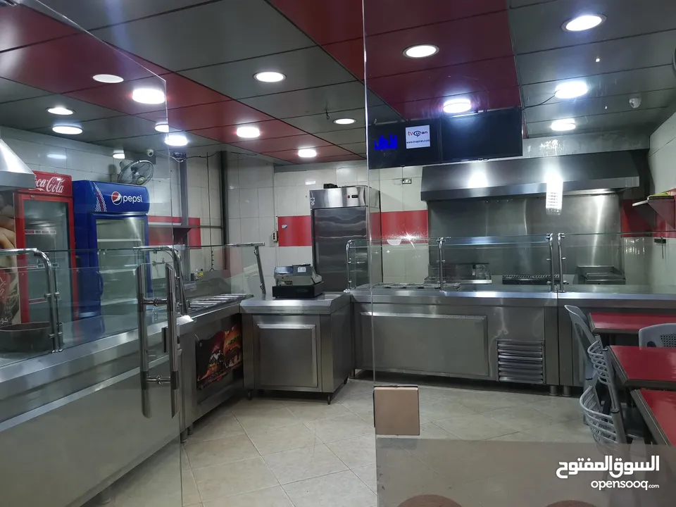 مطعم للبيع او الضمان في عمان المدينة الرياضية شارع المعارض