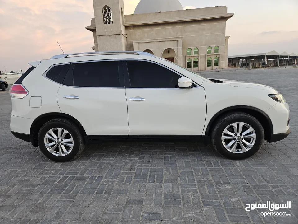 Nissan x trail model 2015 gcc full auto good condition very nice car everything perfect