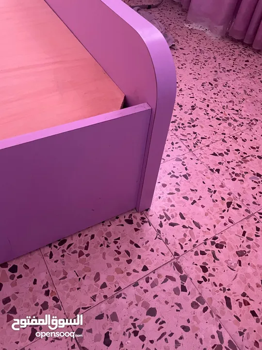 تخت مفرد 110*215 مع خزانه جرارين جانيبية