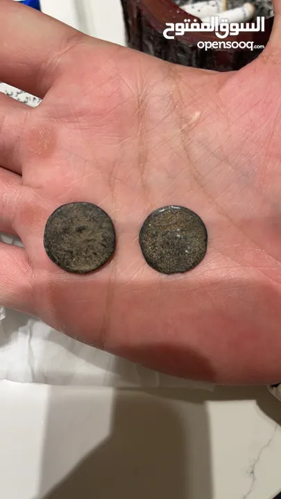 عملتين قديمات المعنيين