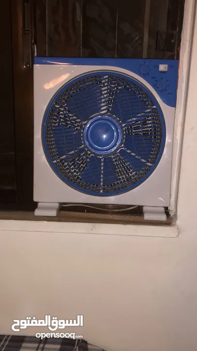 ثلاجه وفرن غاز بحاله ممتازه بسعر مغري بداعي السفر