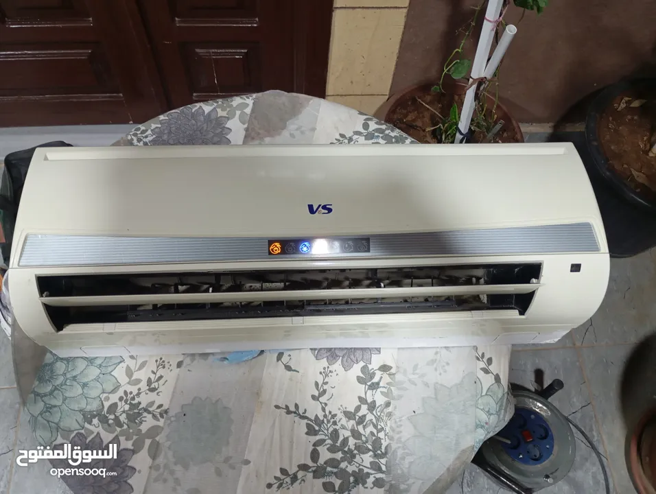 مكيف 1طن بحالة جيدة جدا للبيع